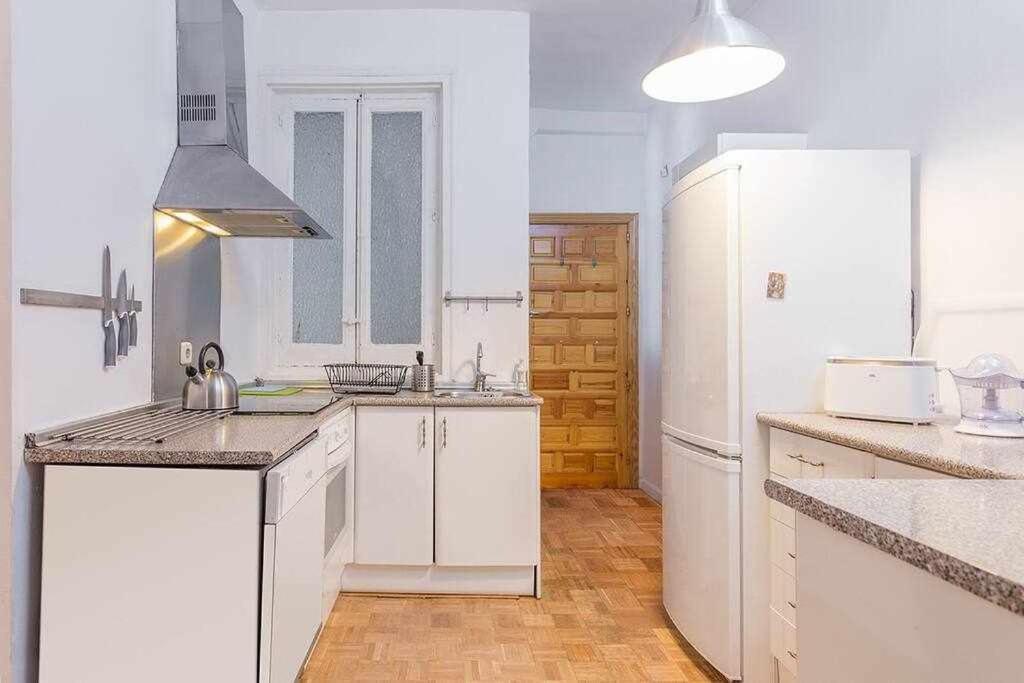 Piso Confortable Y Centrico Apartment Madrid Bagian luar foto